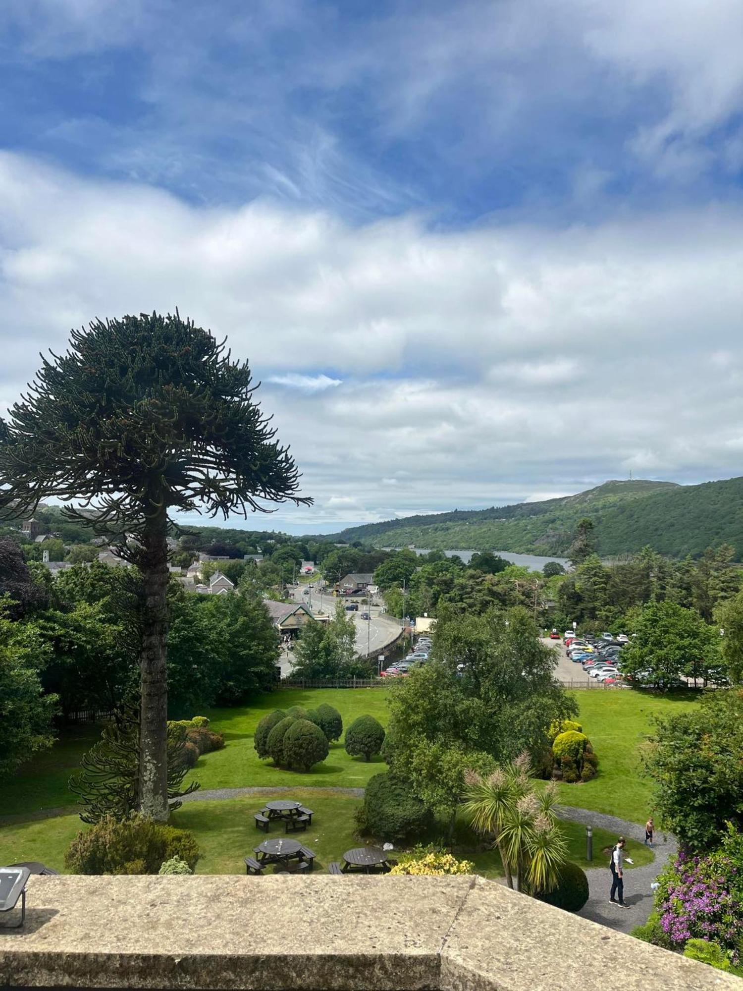 Royal Victoria Hotel Snowdonia لانبرس المظهر الخارجي الصورة